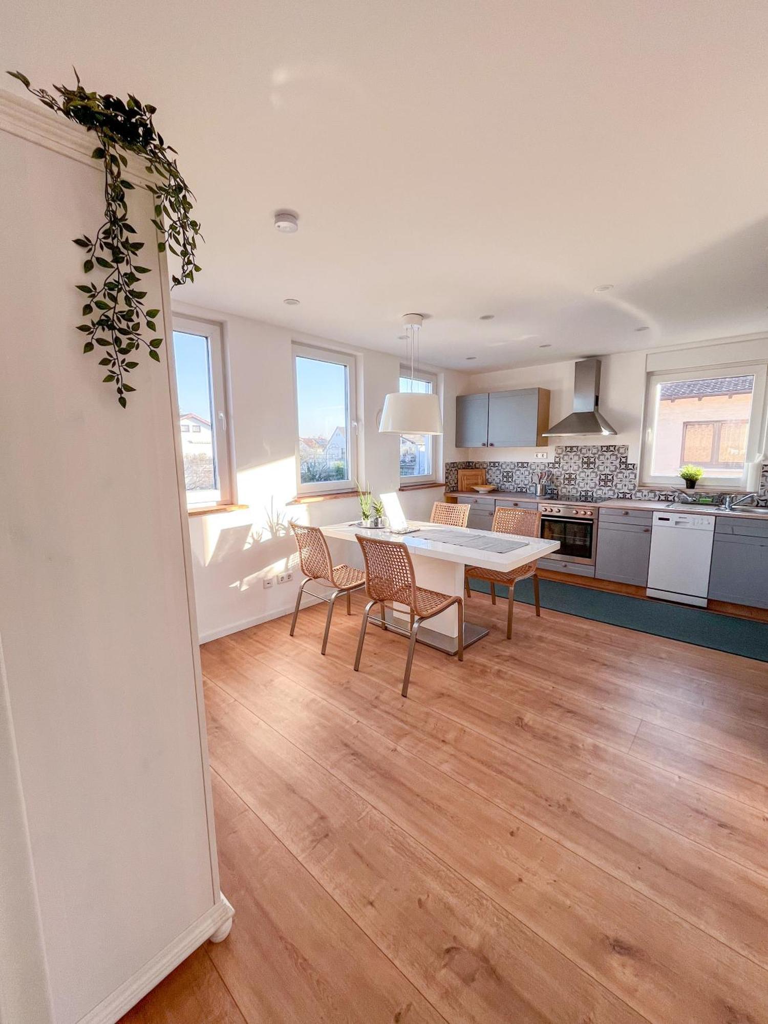 Helle Und Gemuetliche Ferienwohnung In Lorsch Eksteriør bilde
